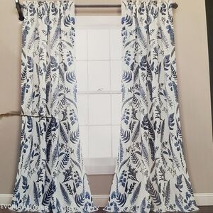 HALF MOON DEVONIA ALLOVER TWO PANELS. ROOM DARK. CURTAINS NOISE REDUC. 52X84 NWT